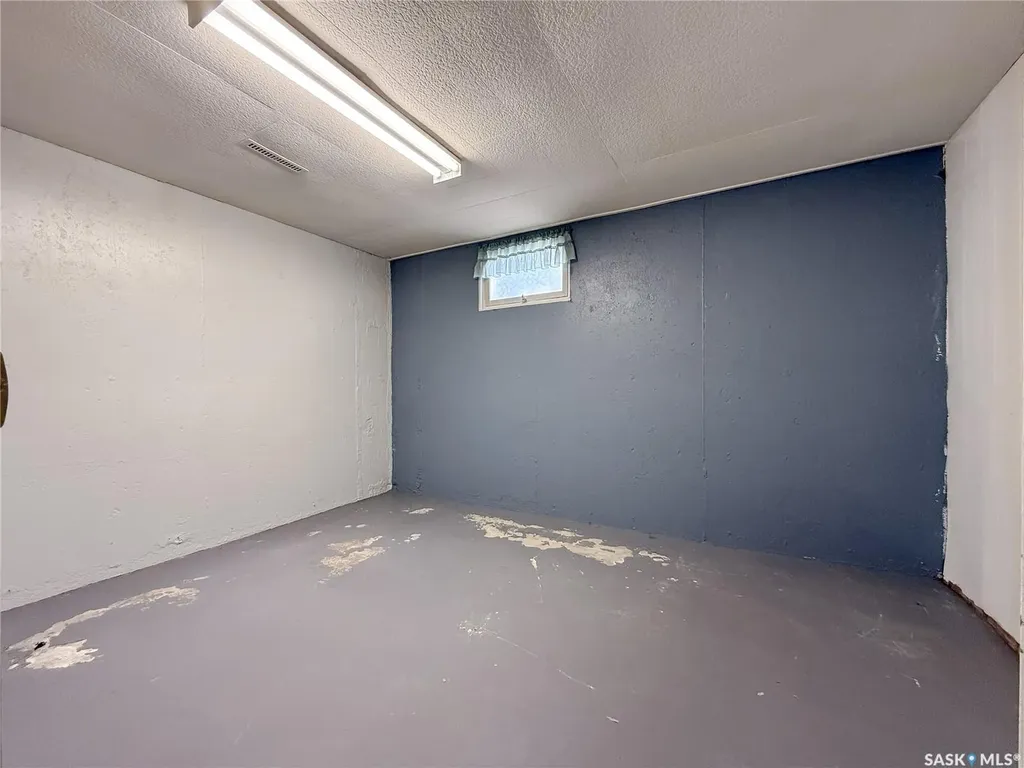 114-116 1st Street E Climax SK S0N 0N0