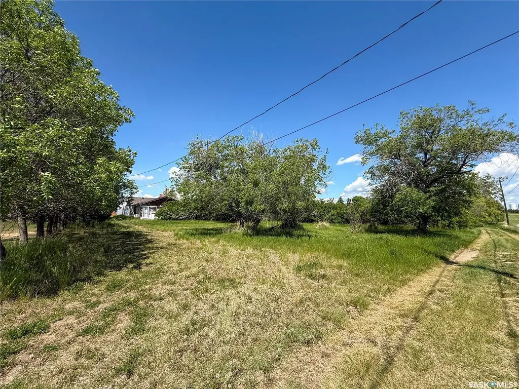 114-116 1st Street E Climax SK S0N 0N0