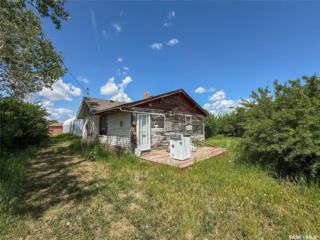 114-116 1st Street E Climax SK S0N 0N0