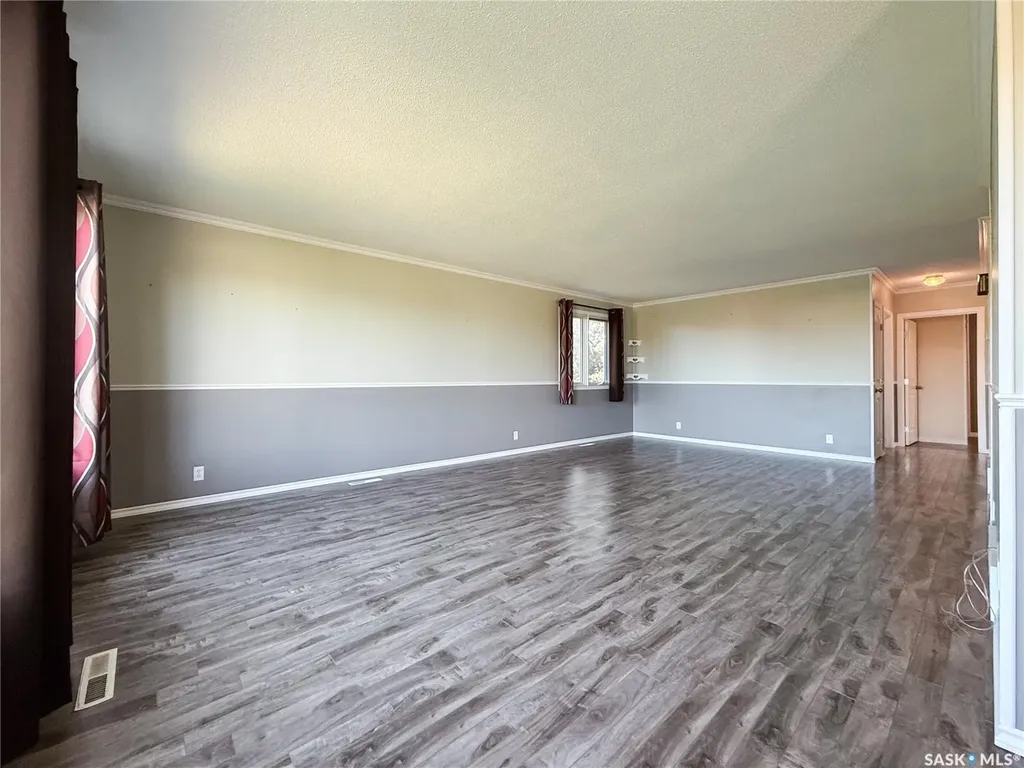 114-116 1st Street E Climax SK S0N 0N0