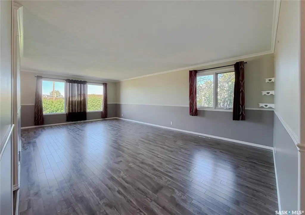 114-116 1st Street E Climax SK S0N 0N0