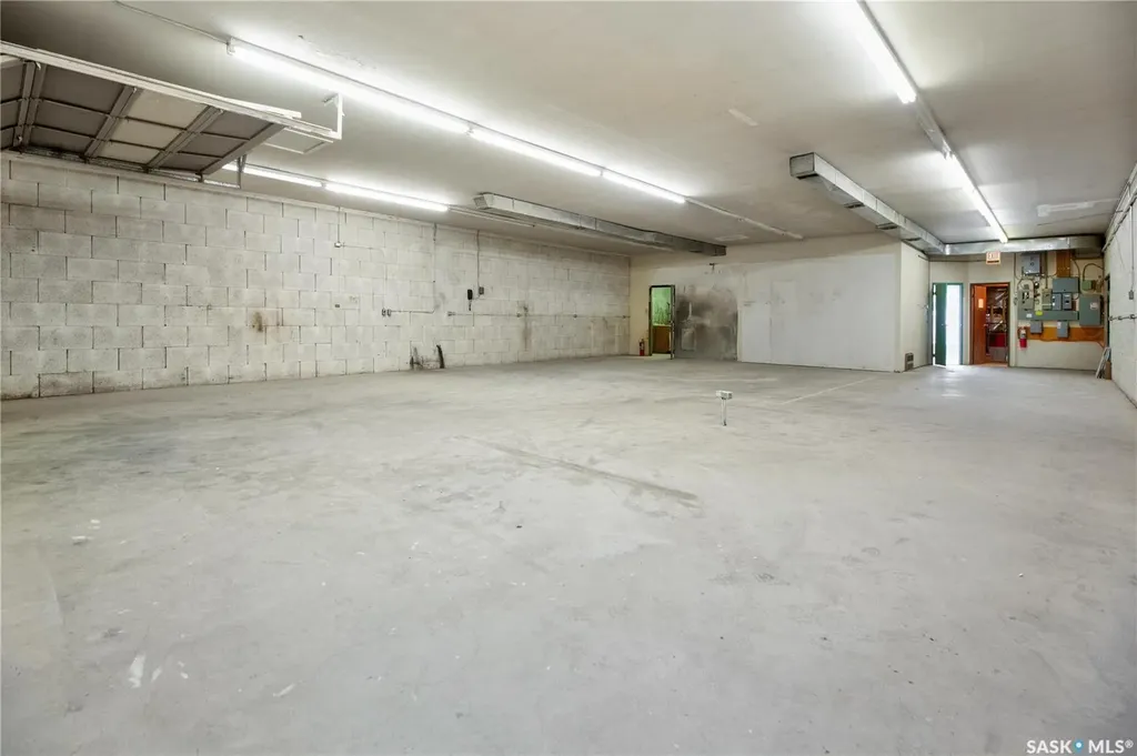 325 17th Street W Prince Albert SK S6V 3X6