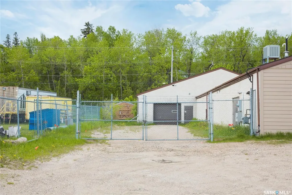 325 17th Street W Prince Albert SK S6V 3X6