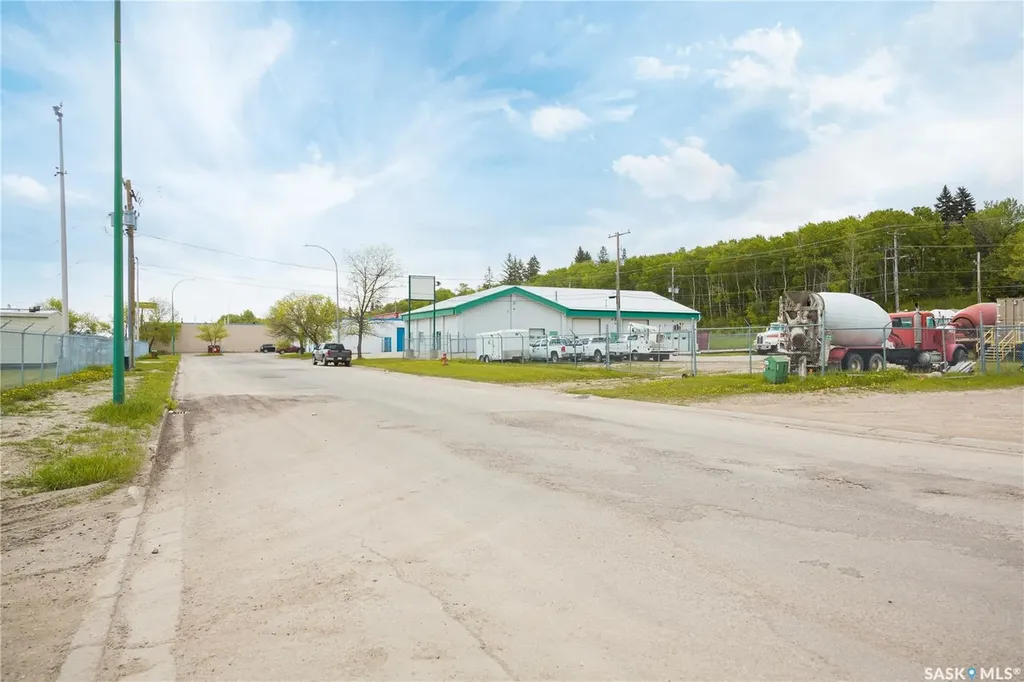 325 17th Street W Prince Albert SK S6V 3X6