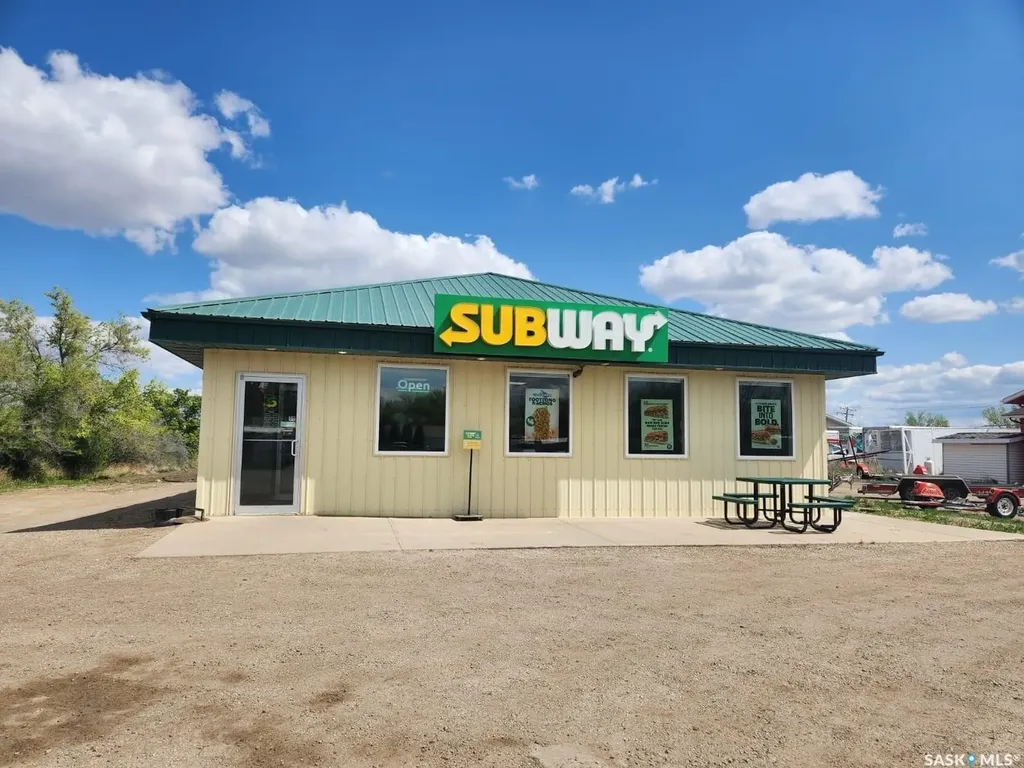 115 21 Highway N Leader SK S0N 1H0