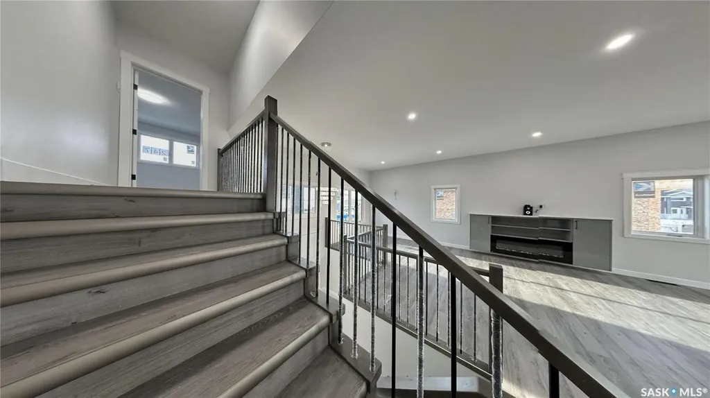 503 Kinloch Court Saskatoon SK S7M 5K1