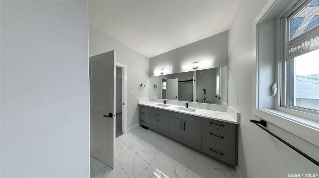 503 Kinloch Court Saskatoon SK S7M 5K1