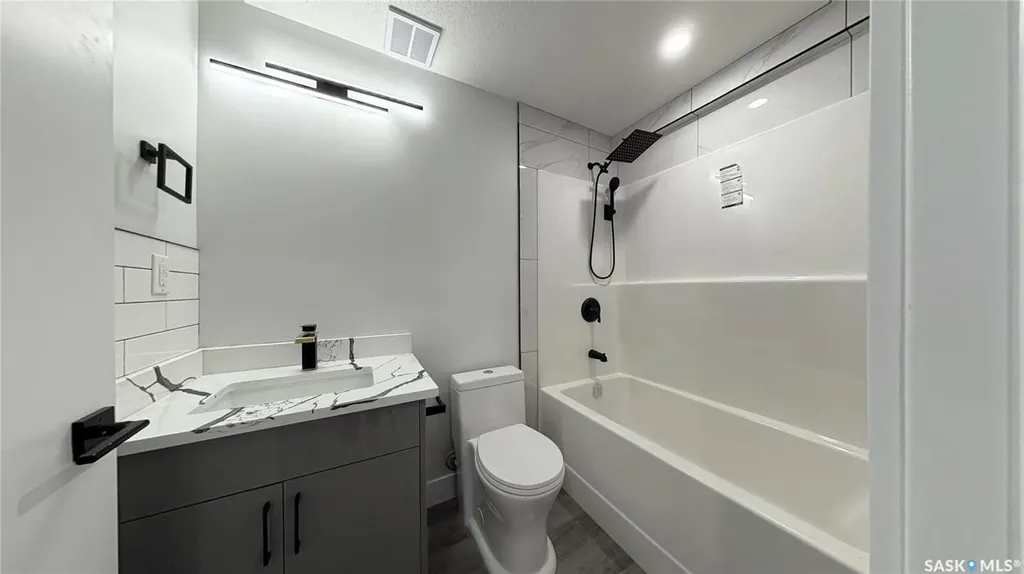 503 Kinloch Court Saskatoon SK S7M 5K1