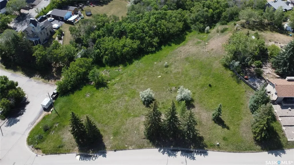 325 James Street S Lumsden SK S0G 3C0