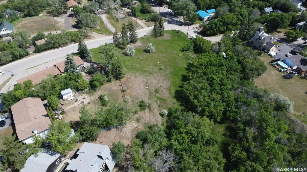 325 James Street S Lumsden SK S0G 3C0