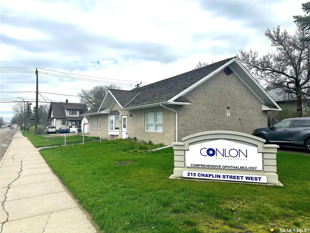215 Chaplin Street W Swift Current SK S9H 0E8