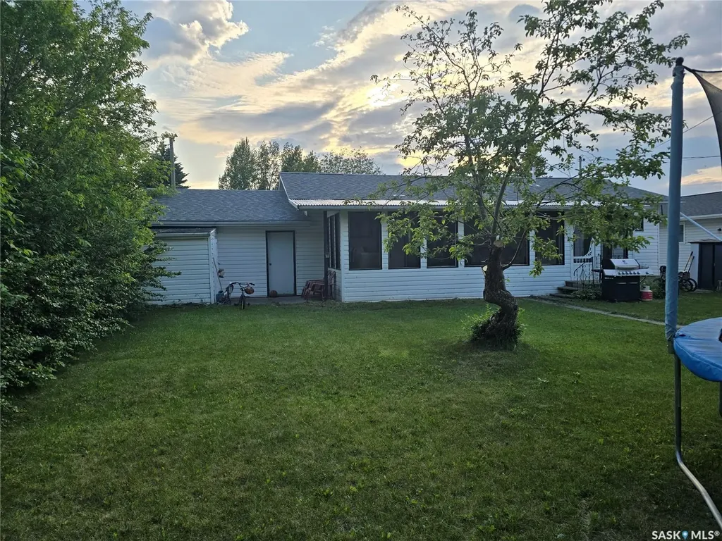 212 8th Street E Wynyard SK S0A 4T0
