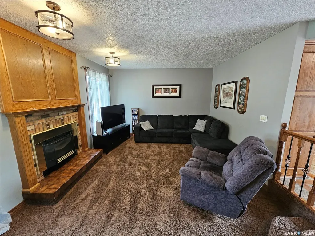 206 West 1st Street Alida SK S0C 0B0