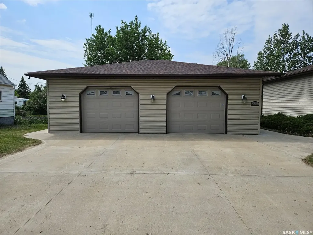 206 West 1st Street Alida SK S0C 0B0