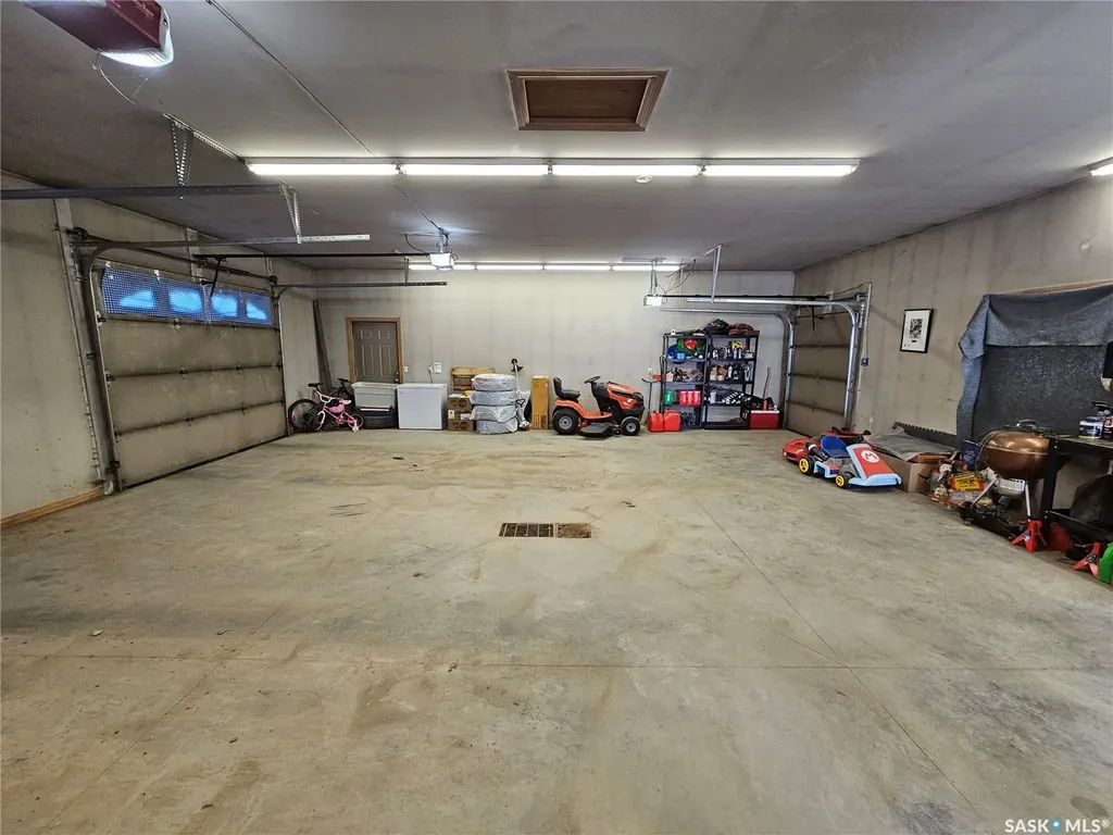 206 West 1st Street Alida SK S0C 0B0