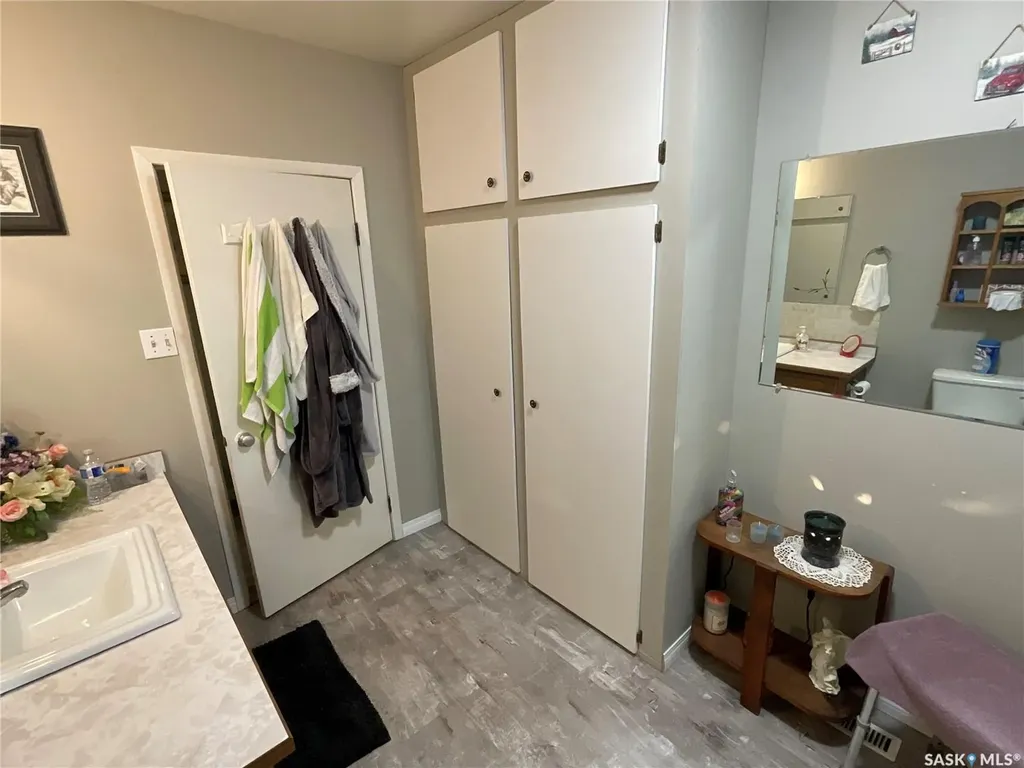 117 First Street E Invergordon Rm No. 430 SK S0K 4K0