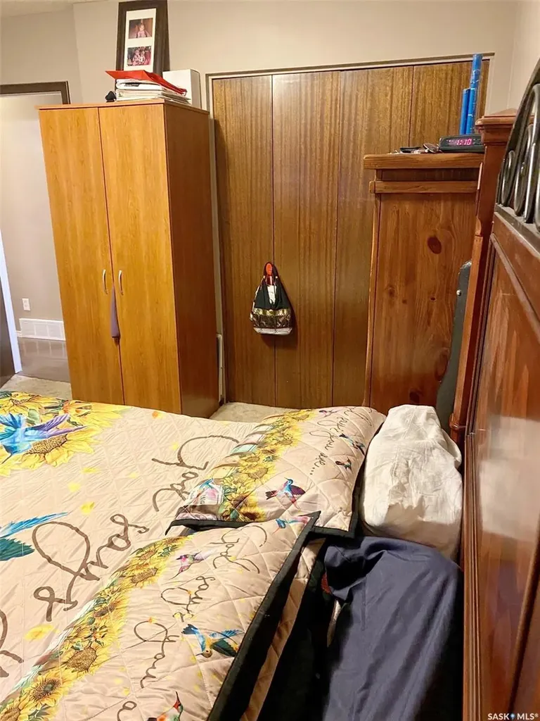 105 Assiniboia Avenue Assiniboia SK S0H 0B0