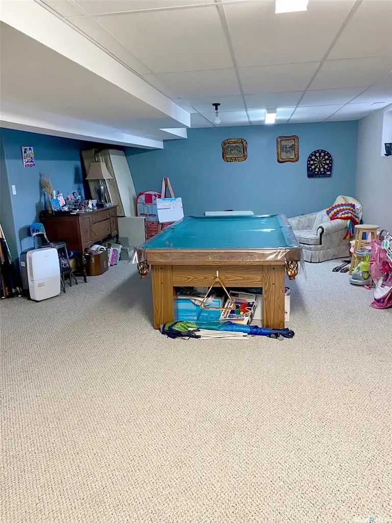 105 Assiniboia Avenue Assiniboia SK S0H 0B0