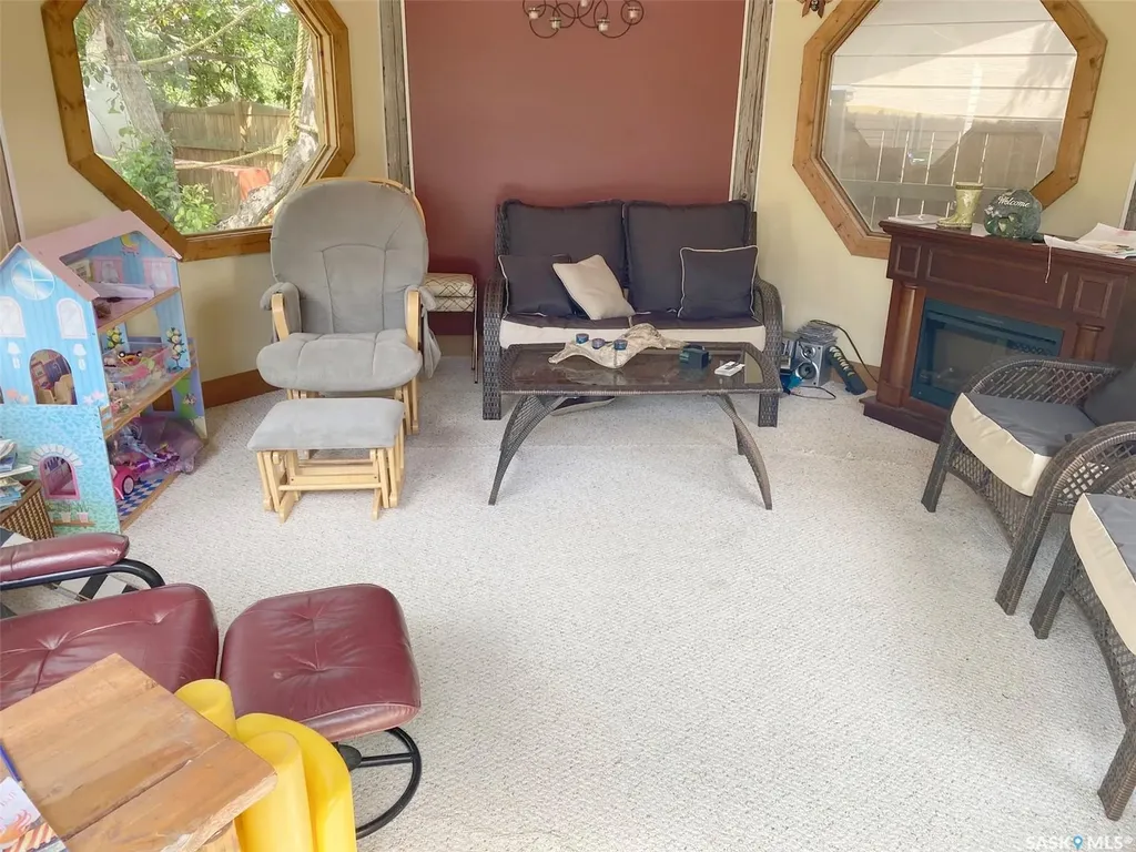 105 Assiniboia Avenue Assiniboia SK S0H 0B0