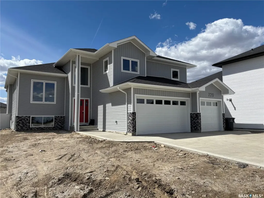 720 Weir Crescent Warman SK S0K 4S4