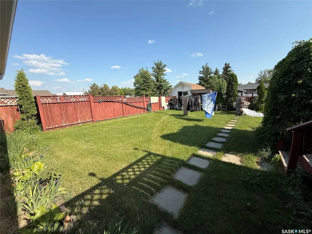 57 Eisenhower Street Redvers SK S0C 2H0