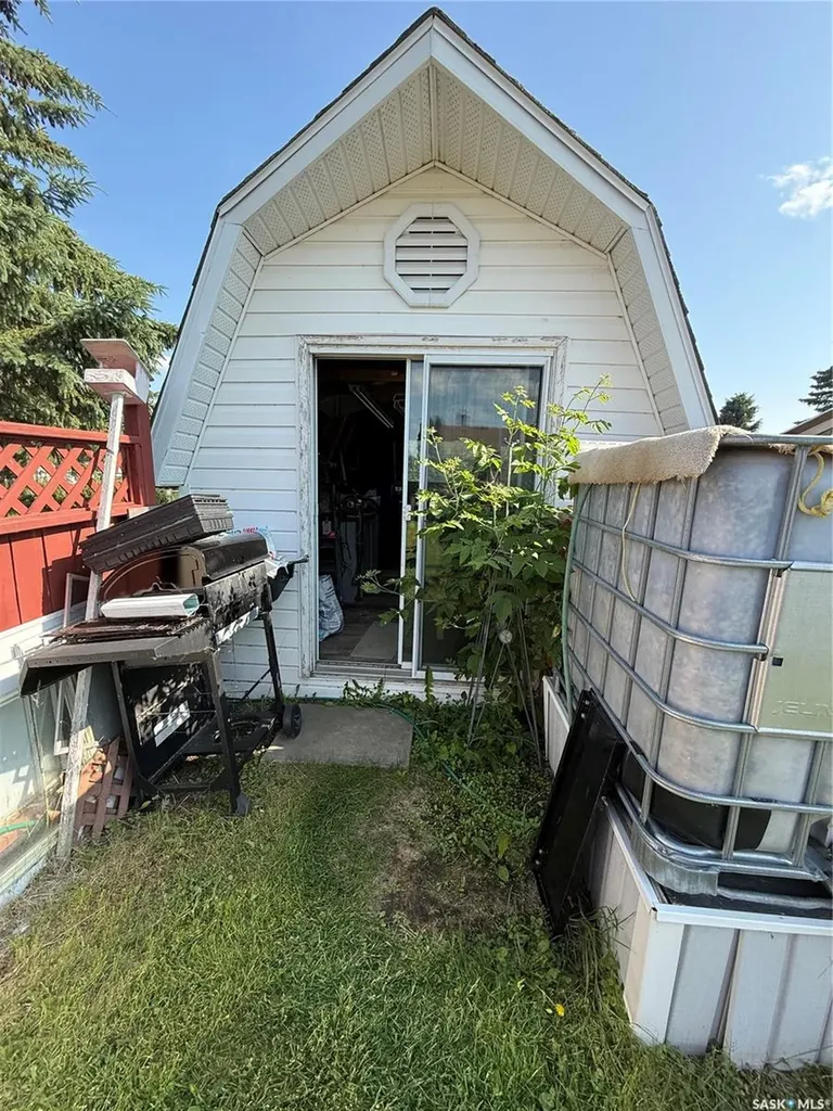57 Eisenhower Street Redvers SK S0C 2H0