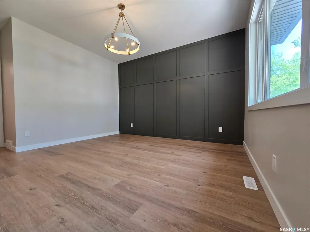 44 Kenney Crescent Weyburn SK S4H 1L3