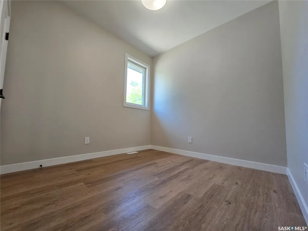 44 Kenney Crescent Weyburn SK S4H 1L3