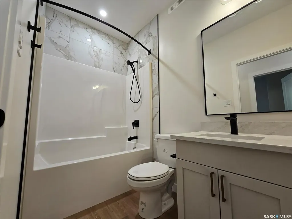 44 Kenney Crescent Weyburn SK S4H 1L3
