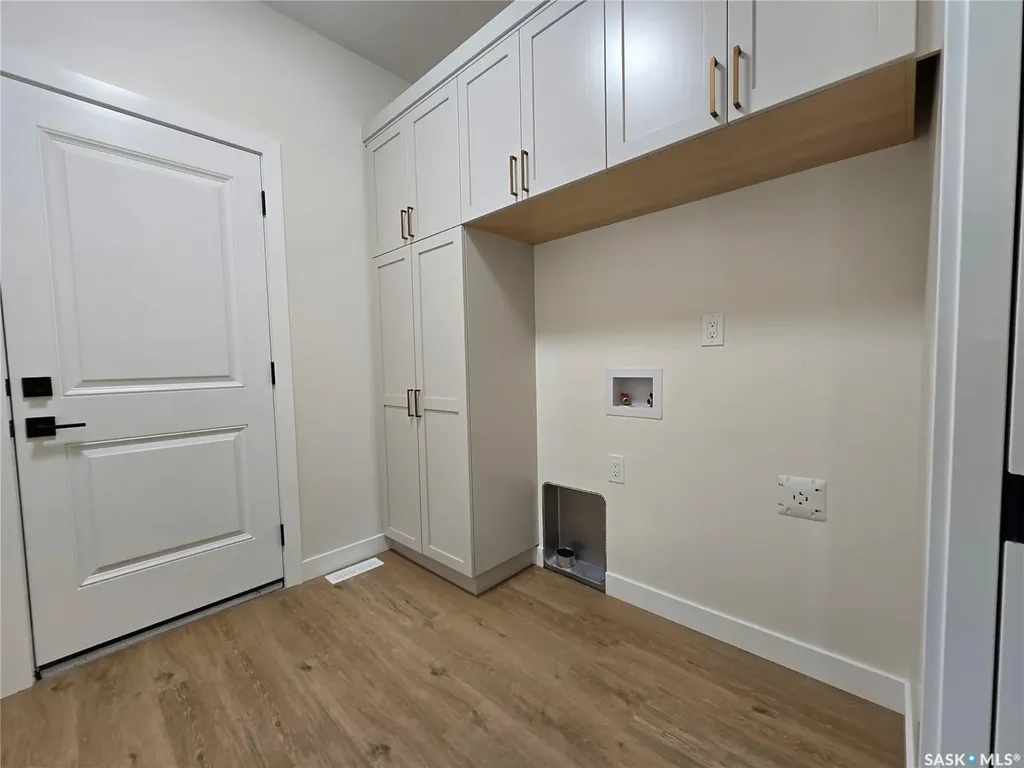 44 Kenney Crescent Weyburn SK S4H 1L3