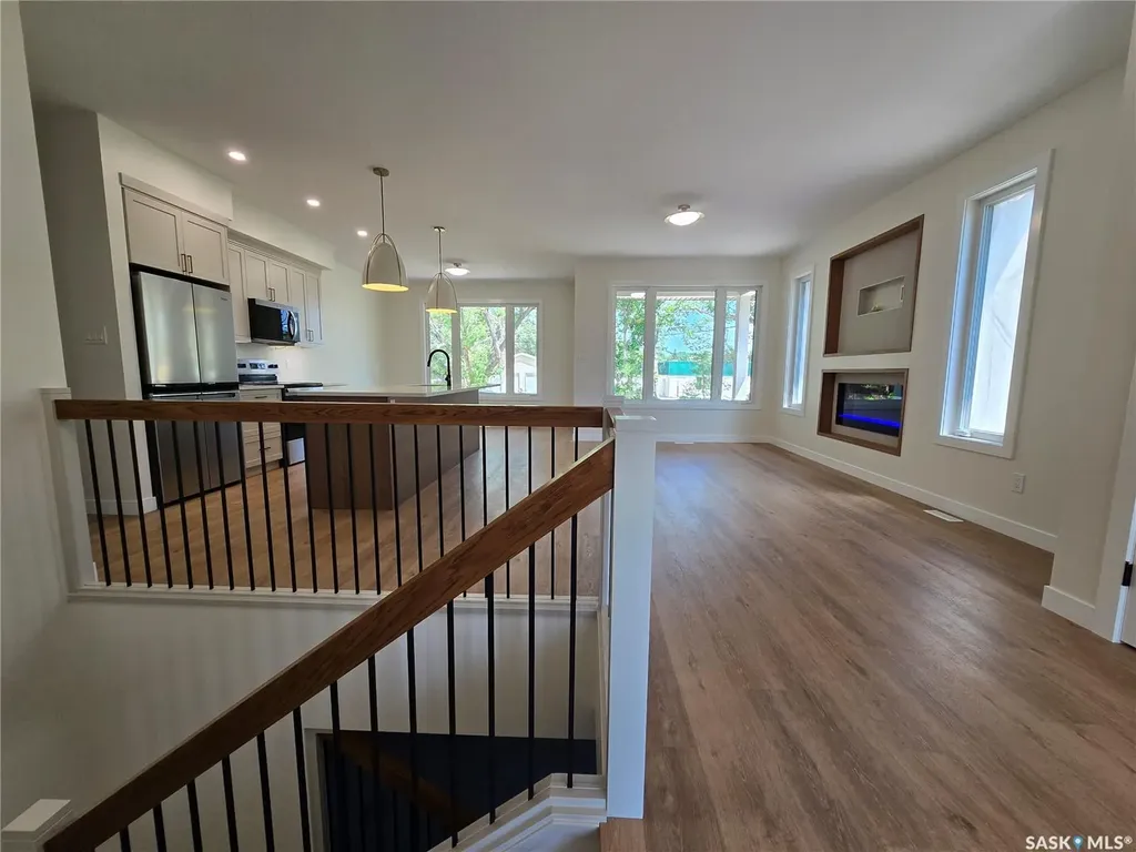 44 Kenney Crescent Weyburn SK S4H 1L3