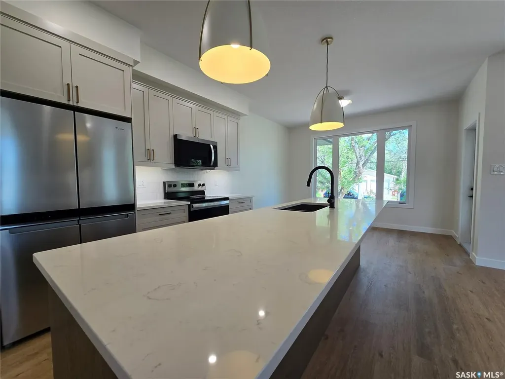 44 Kenney Crescent Weyburn SK S4H 1L3