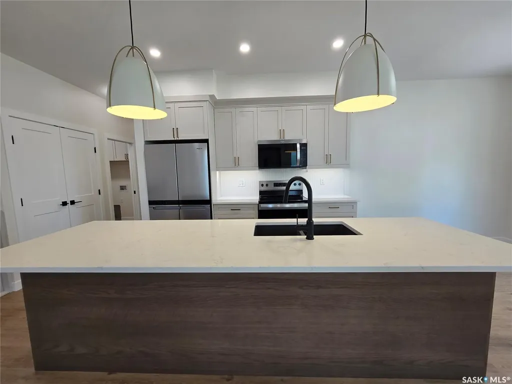 44 Kenney Crescent Weyburn SK S4H 1L3