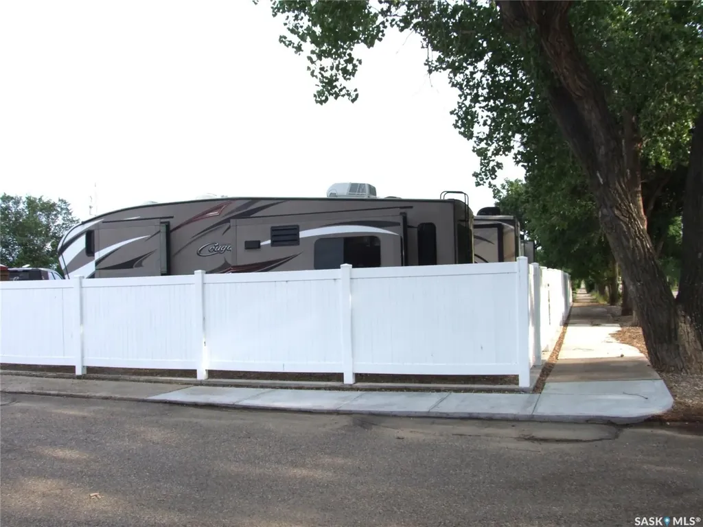 661 Maharg Avenue Burstall SK S0N 0H0