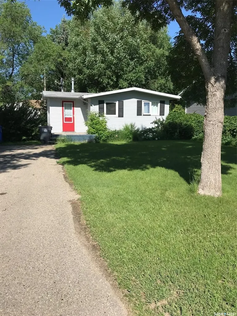 316 5th Street W Carlyle SK S0C 0R0