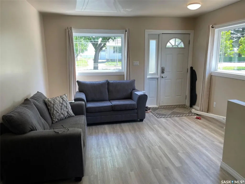 118 2nd Street E Lafleche SK S0H 2K0