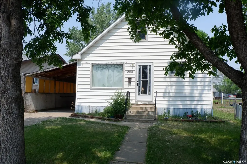 508 5th Avenue W Assiniboia SK S0H 0B0