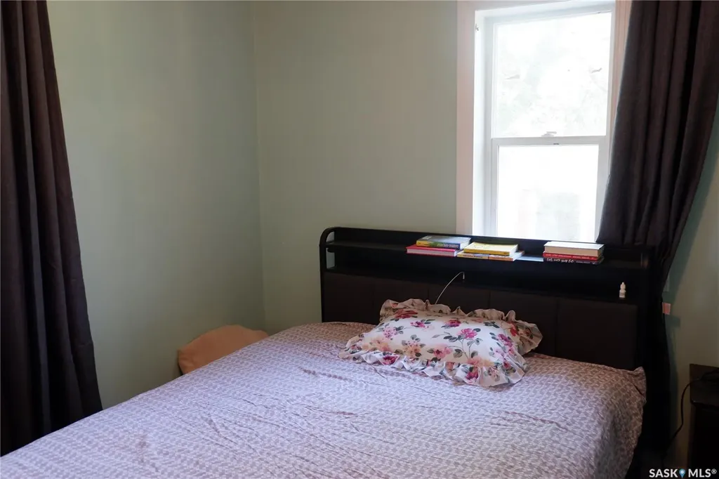 318 4th Avenue W Assiniboia SK S0H 0B0