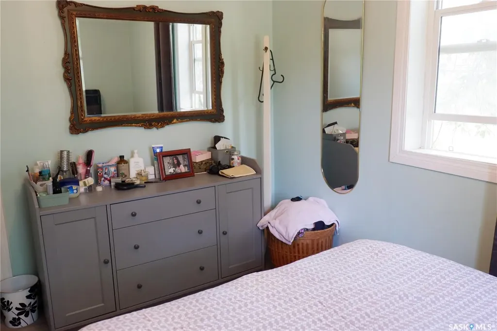 318 4th Avenue W Assiniboia SK S0H 0B0