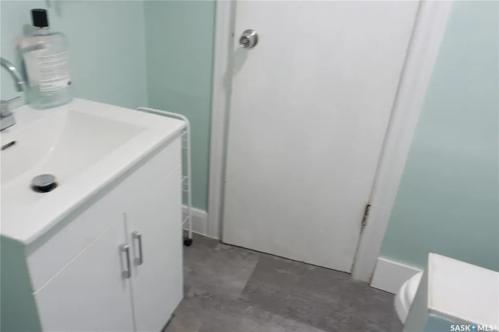 318 4th Avenue W Assiniboia SK S0H 0B0