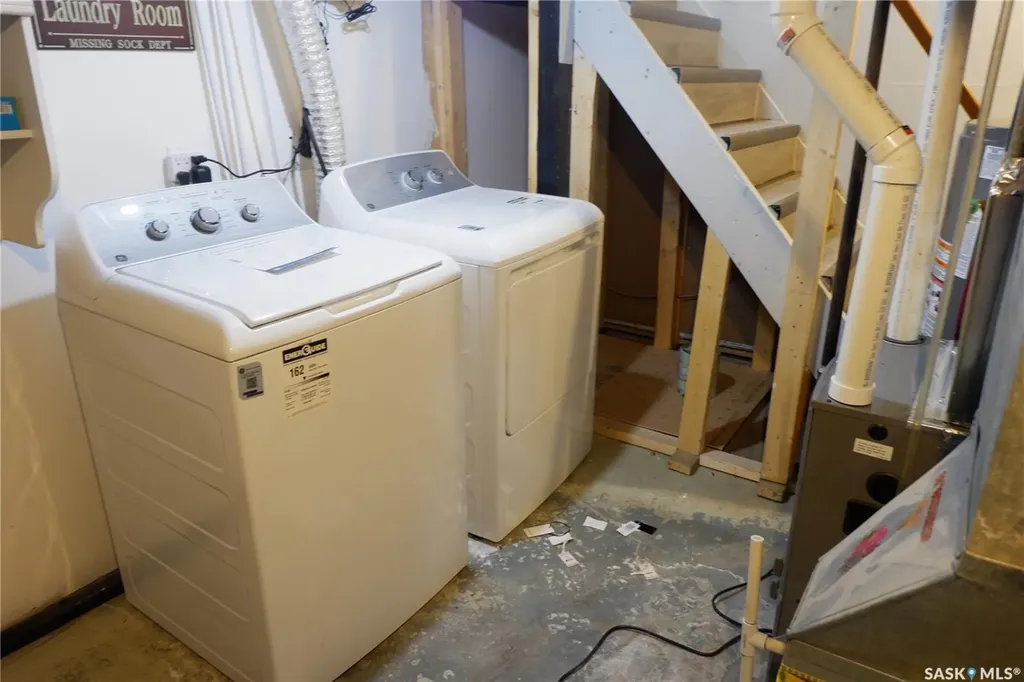 318 4th Avenue W Assiniboia SK S0H 0B0