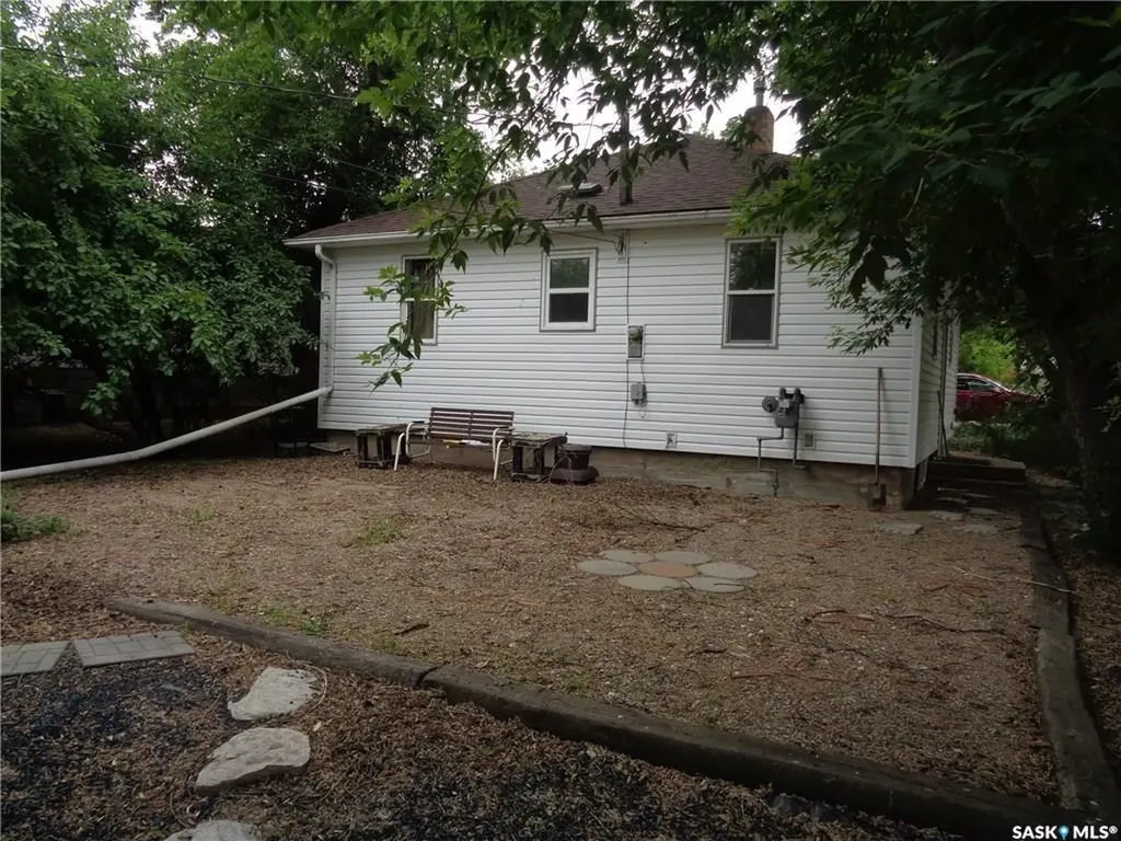 318 4th Avenue W Assiniboia SK S0H 0B0