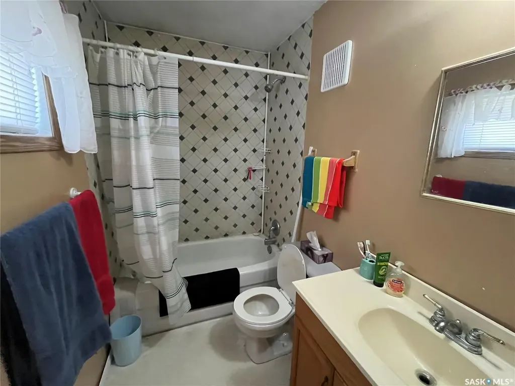 108 1st Avenue W Lintlaw SK S0A 2H0