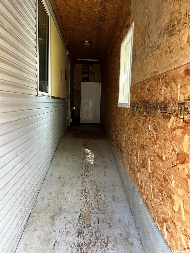 108 1st Avenue W Lintlaw SK S0A 2H0
