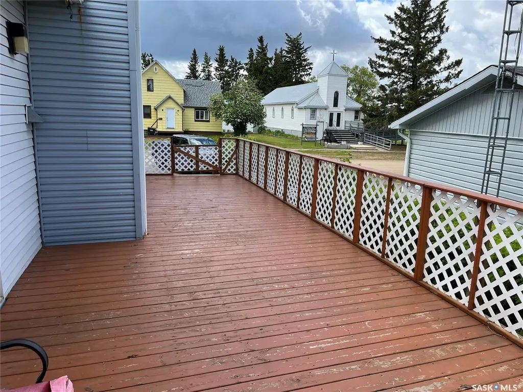 108 1st Avenue W Lintlaw SK S0A 2H0