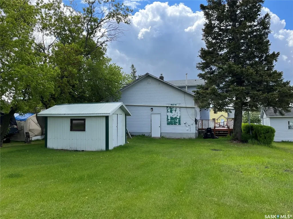 108 1st Avenue W Lintlaw SK S0A 2H0