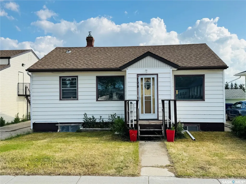 108 7th Avenue W Biggar SK S0K 0M0