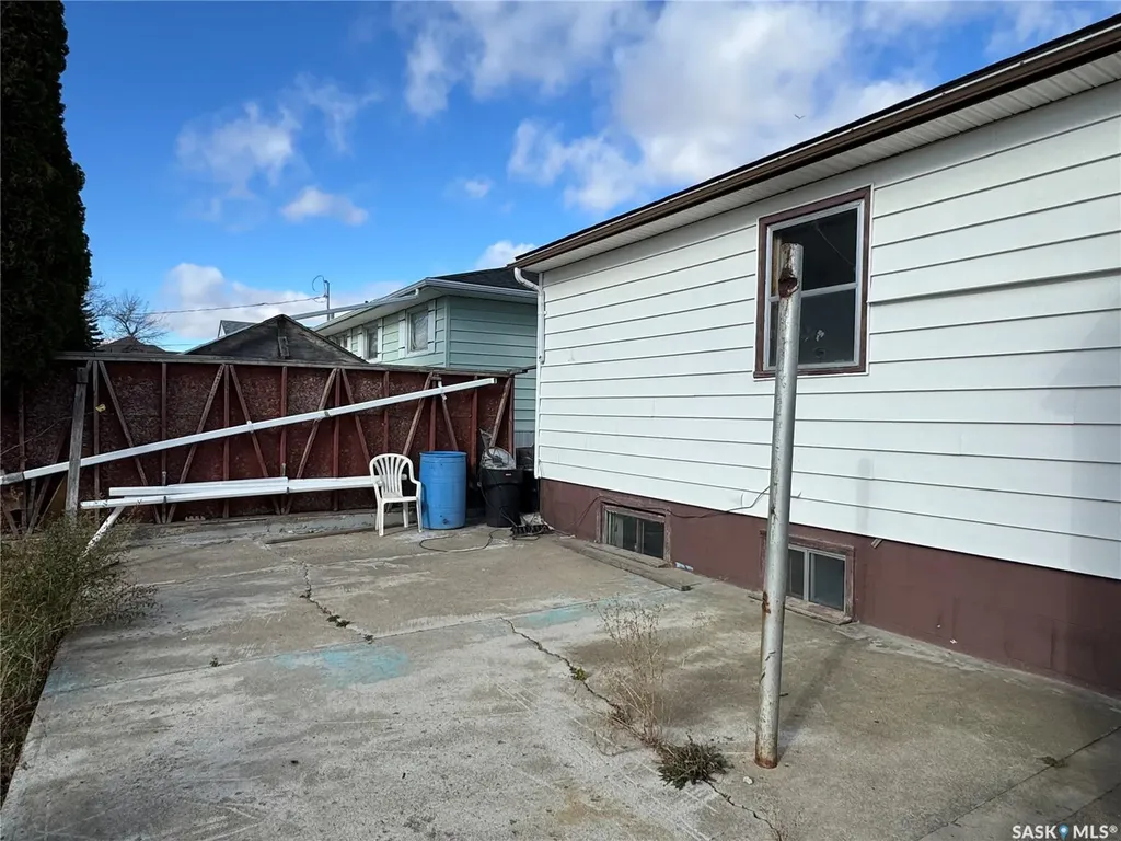 108 7th Avenue W Biggar SK S0K 0M0