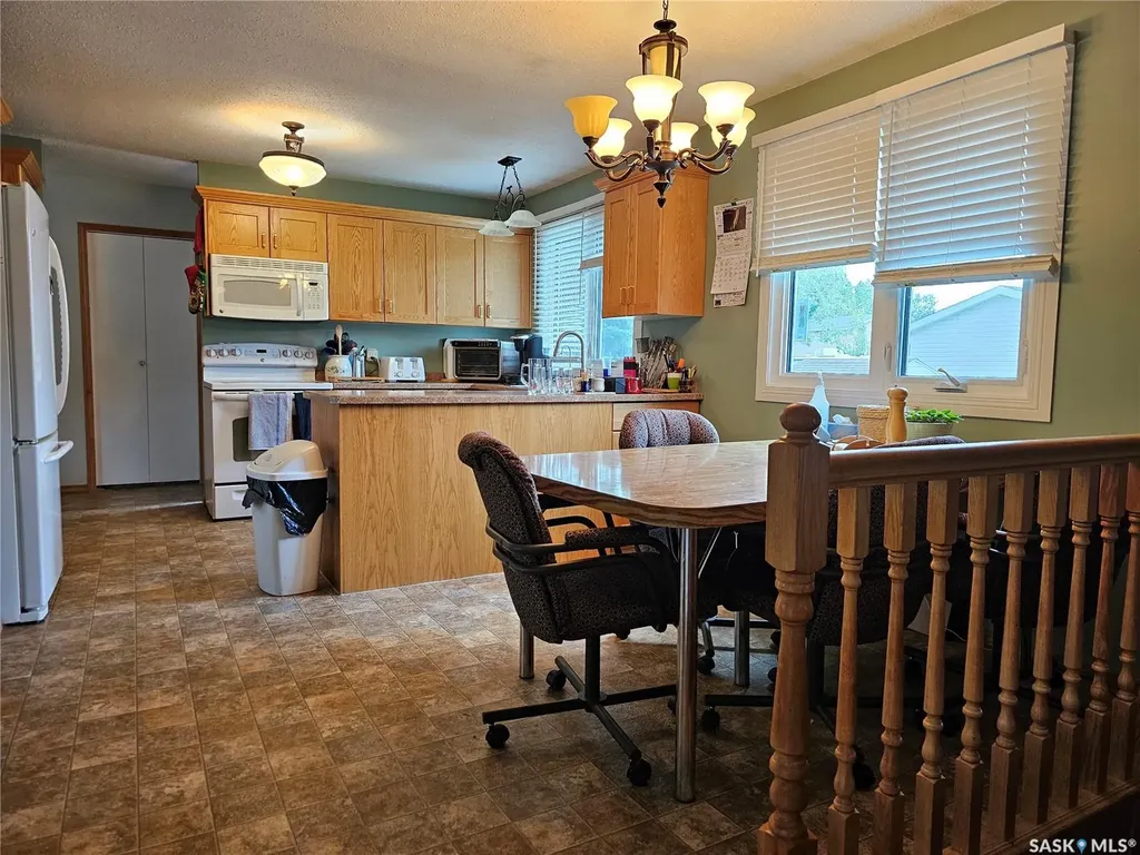 132 10th Avenue E Unity SK S0K 4L0
