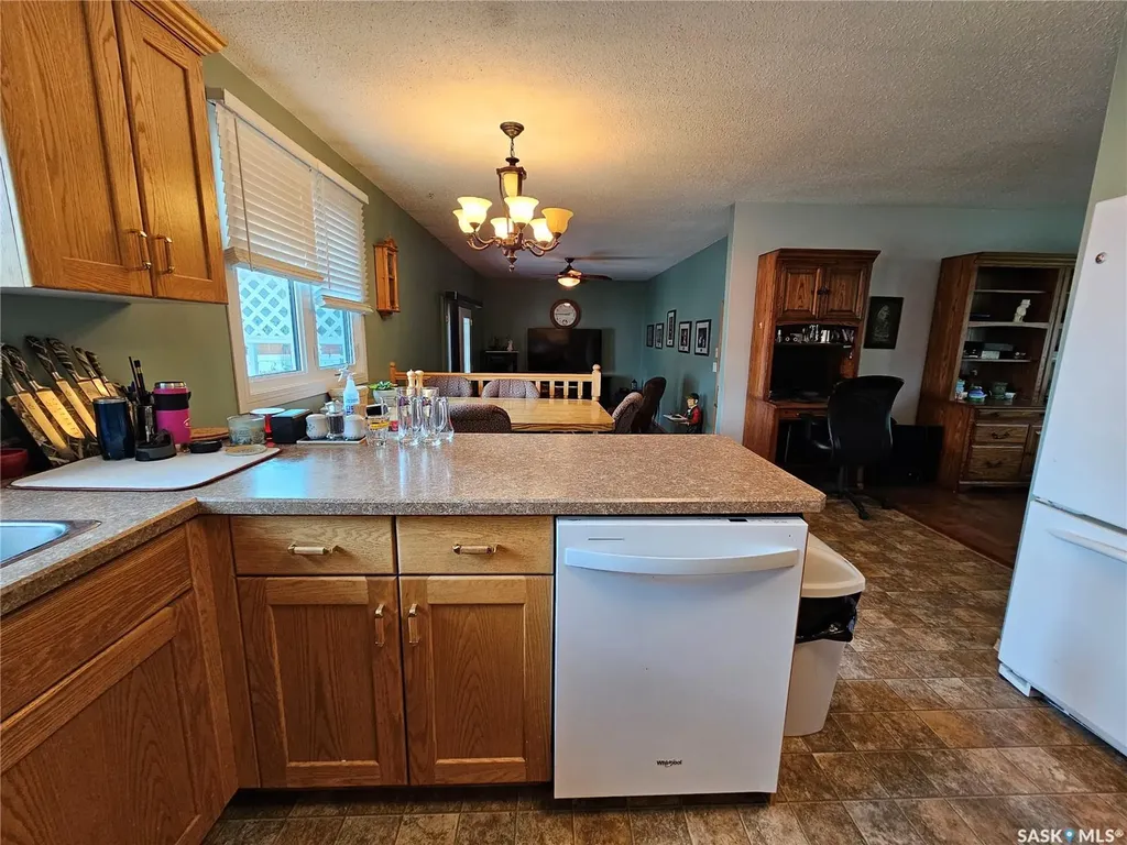 132 10th Avenue E Unity SK S0K 4L0